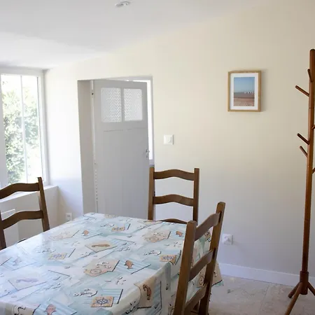 Βίλα Maison Avec Jardin, Centre Et A Pieds *